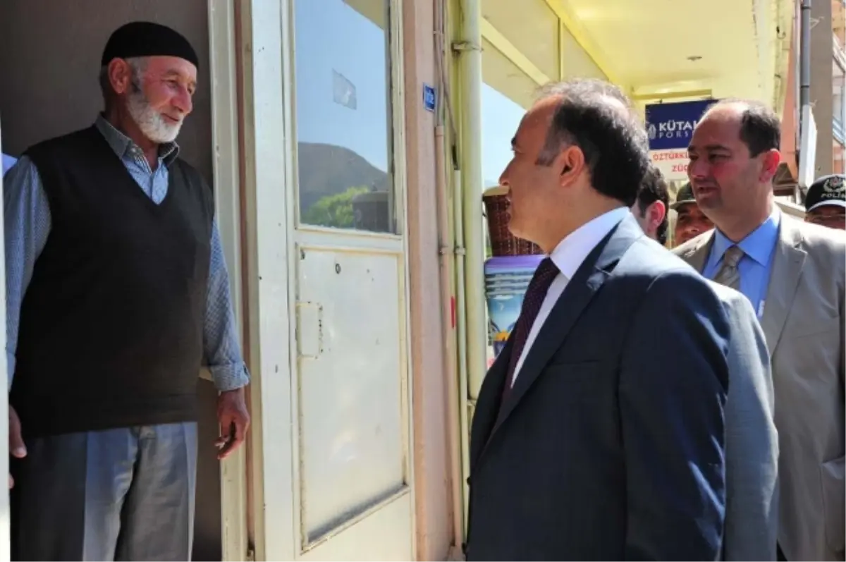 Vali Altıparmak: "Vatandaşın Bir Sıcak Tebessümü Her Türlü Yorgunluğa Bedel"