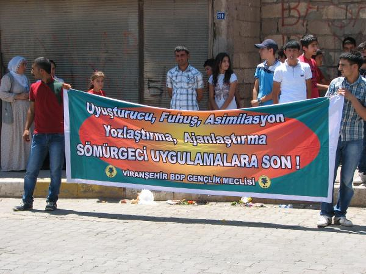Viranşehir\'de BDP\'liler Protesto Yürüyüşü Yaptı