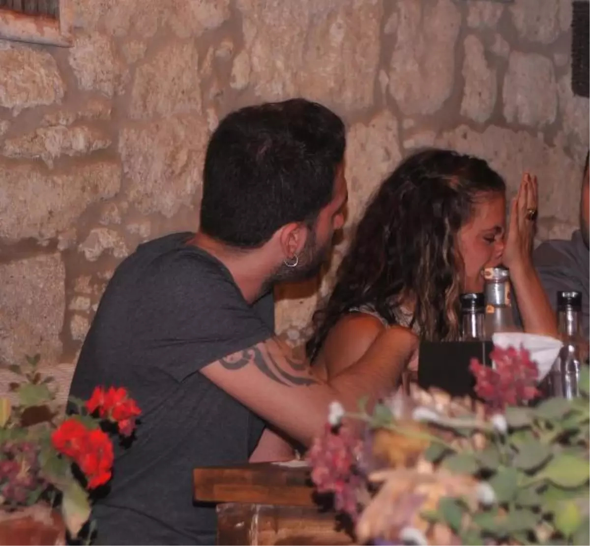 Yine \'Sadece Arkadaşız\' Dediler