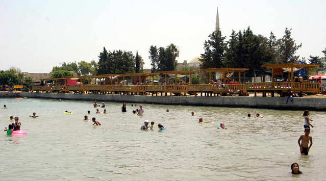 Yumurtalık Sahili Doldu Taştı - Son Dakika