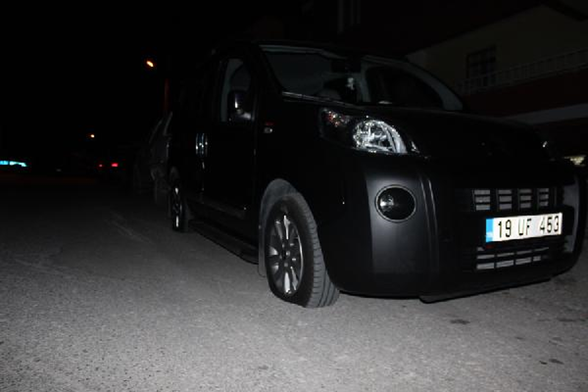 Çorum\'da 13 Otomobilin Lastiği Kesildi