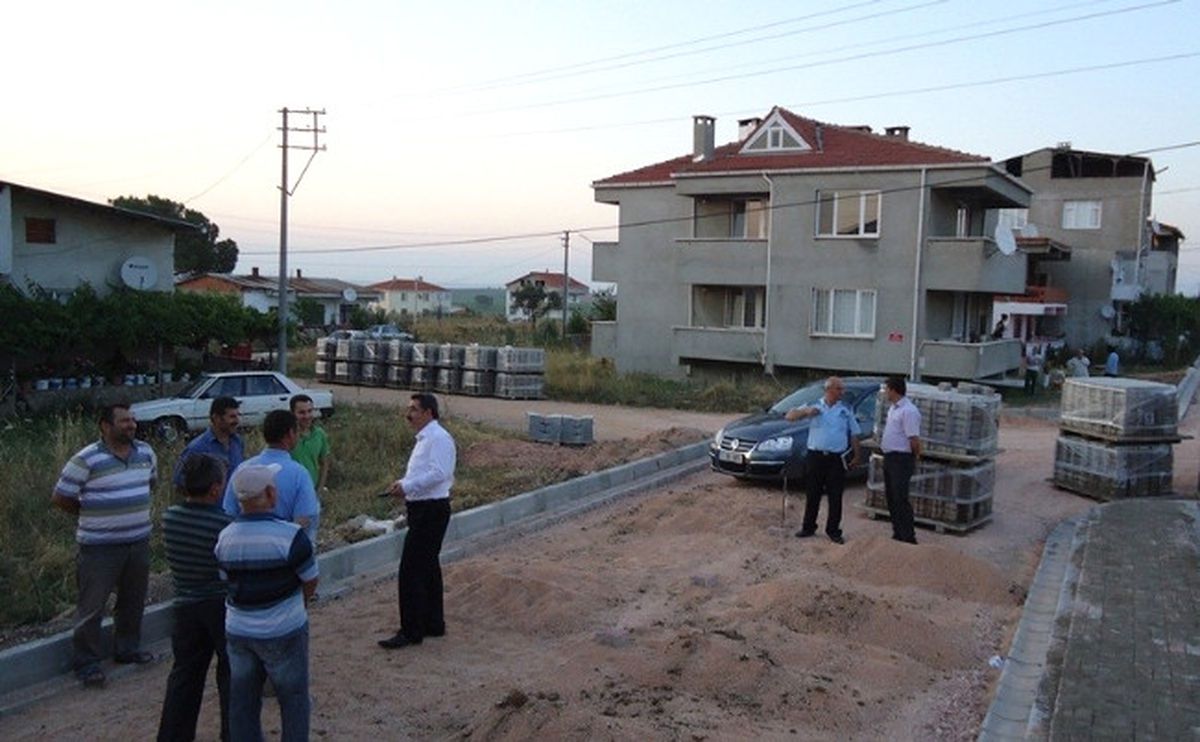 Biga\'da Yol Yapım Çalışmaları Sürüyor