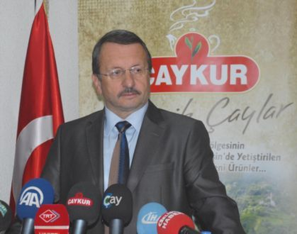 Çaykur'da İkinci Sürgün Yaş Çay Alımları Devam Ediyor