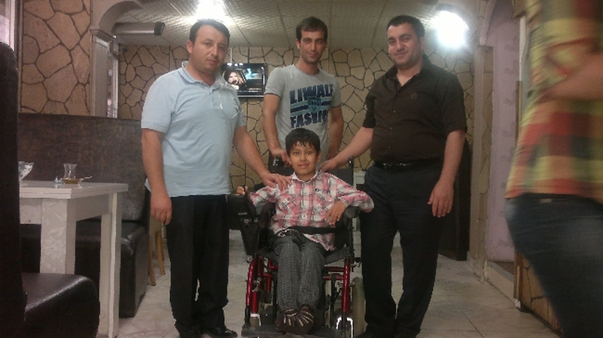 Engelliler 12 Yaşındaki Umut\'a Sahip Çıktılar