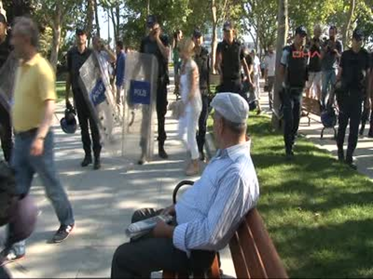Gezi Parkı\'na Vatandaşın Girişi Yeniden Durduruldu