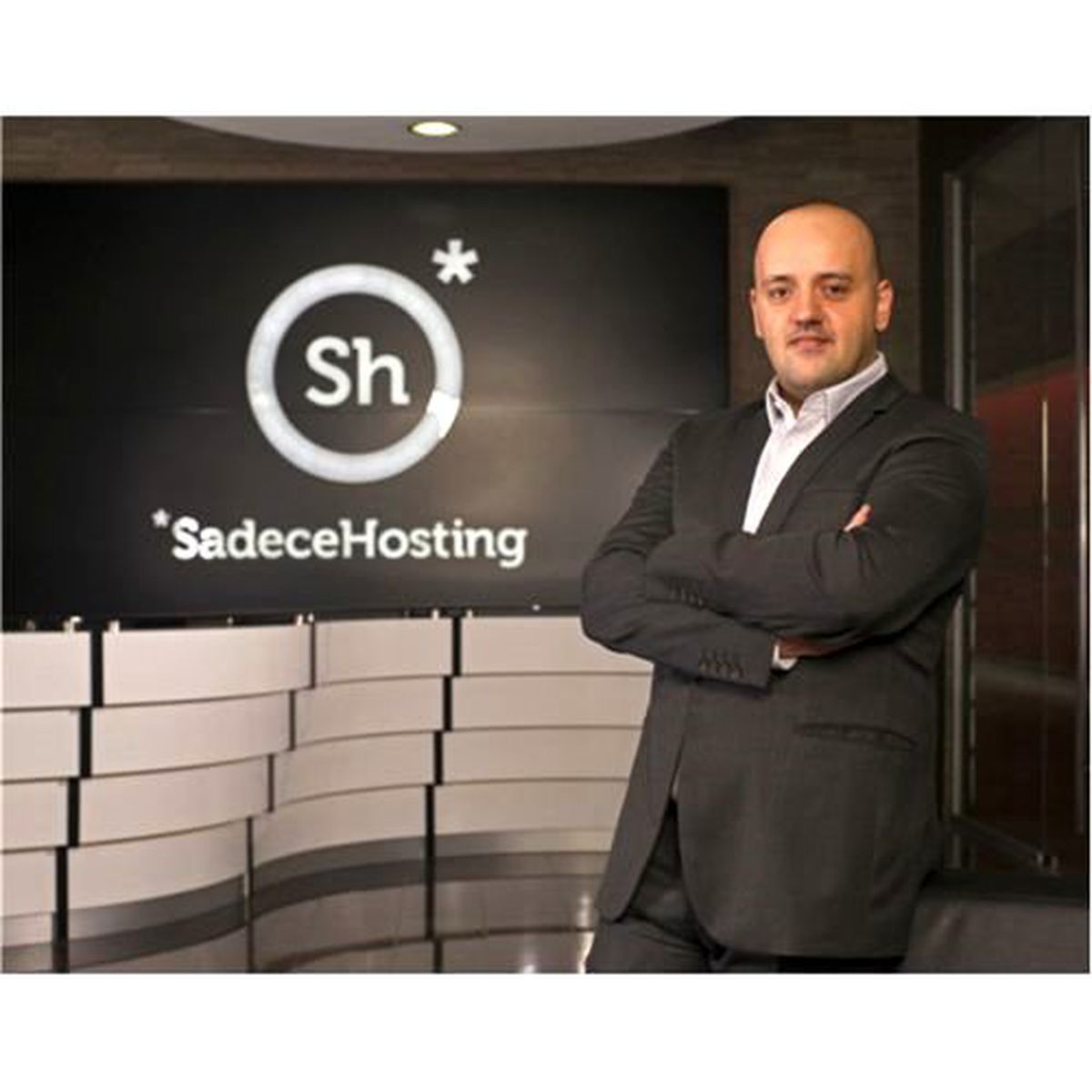 İngiliz Telecitygroup Tarafından Satın Alınan Sadecehosting İletişim Faaliyetlerini Marjinal Porter...