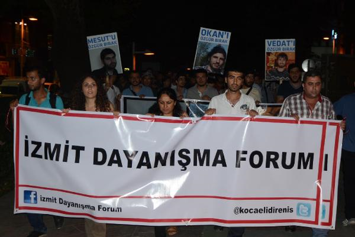 İzmit\'te, Gezi Parkı Müdahalesine Tepki Yürüyüşü (2)