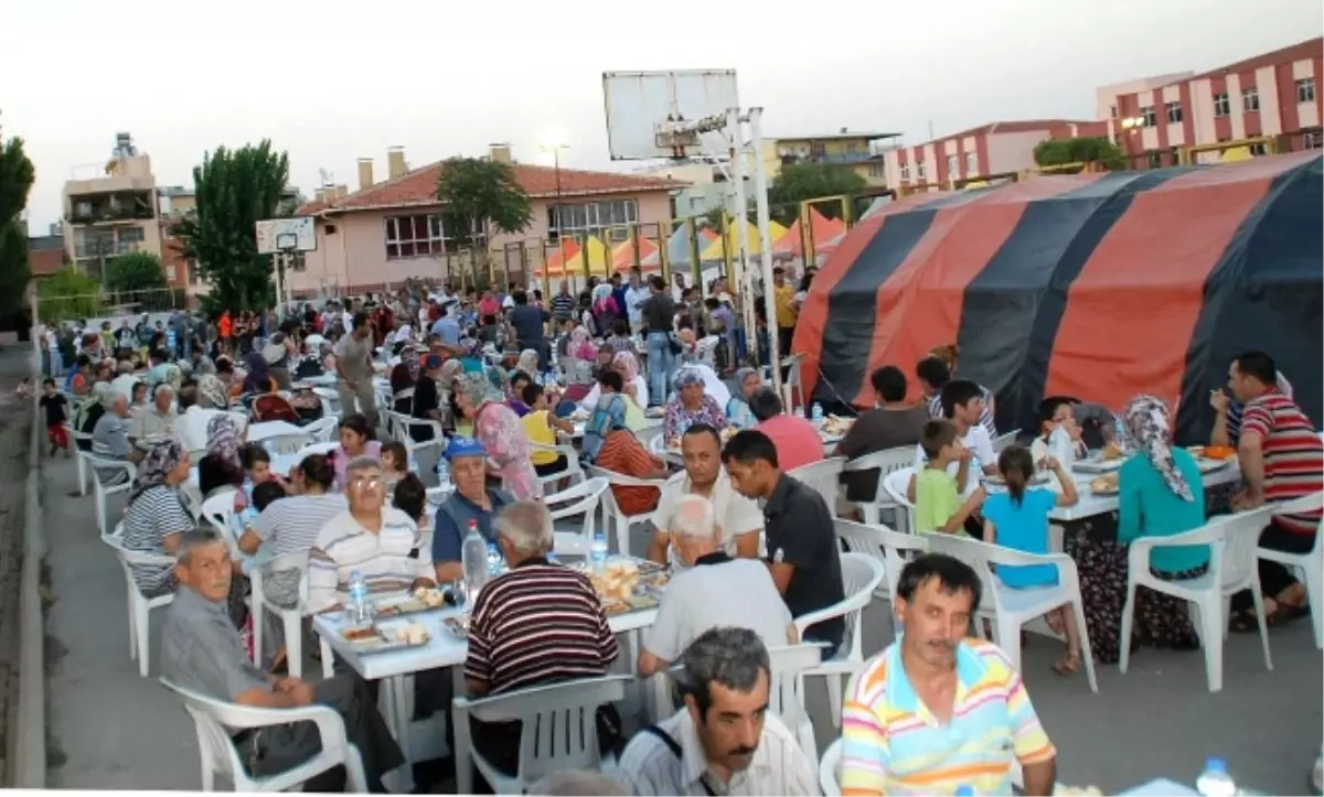 Karabağlar'da Renkli Ramazan...