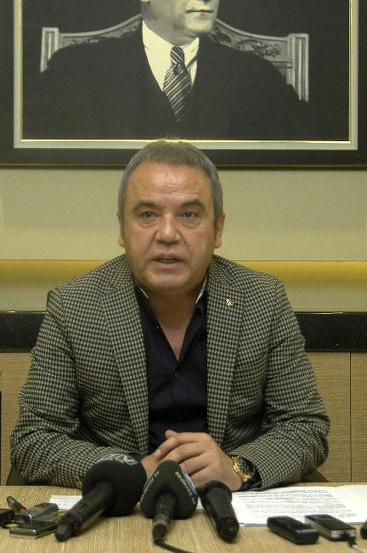 Konyaaltı Sahili Tartışmaları...