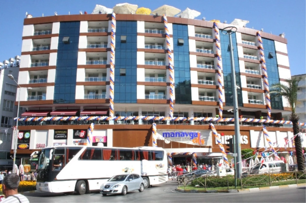 Manavgat\'ın En Büyük Alışveriş Merkezi Açıldı