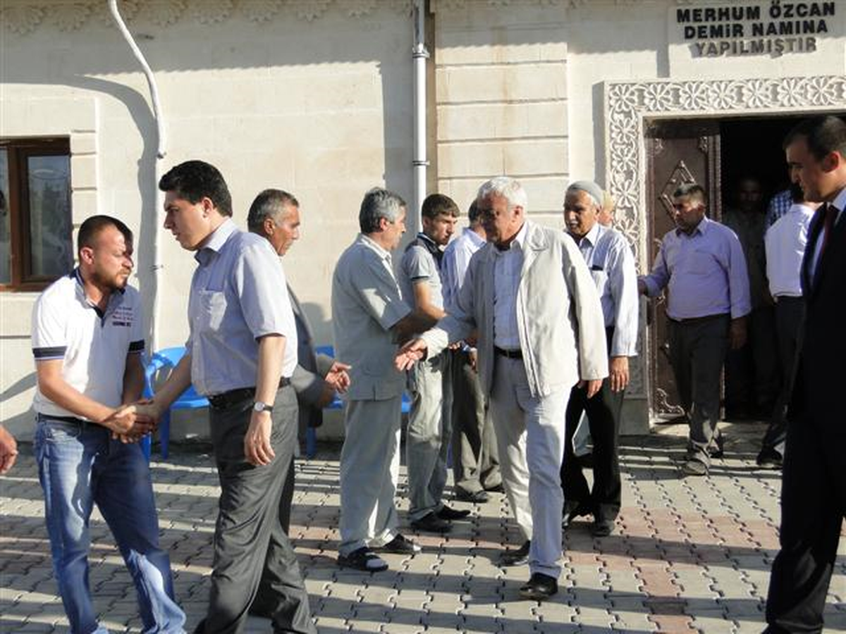 Mardin Valisi Cengiz Midyat\' ta Taziyeye Katıldı