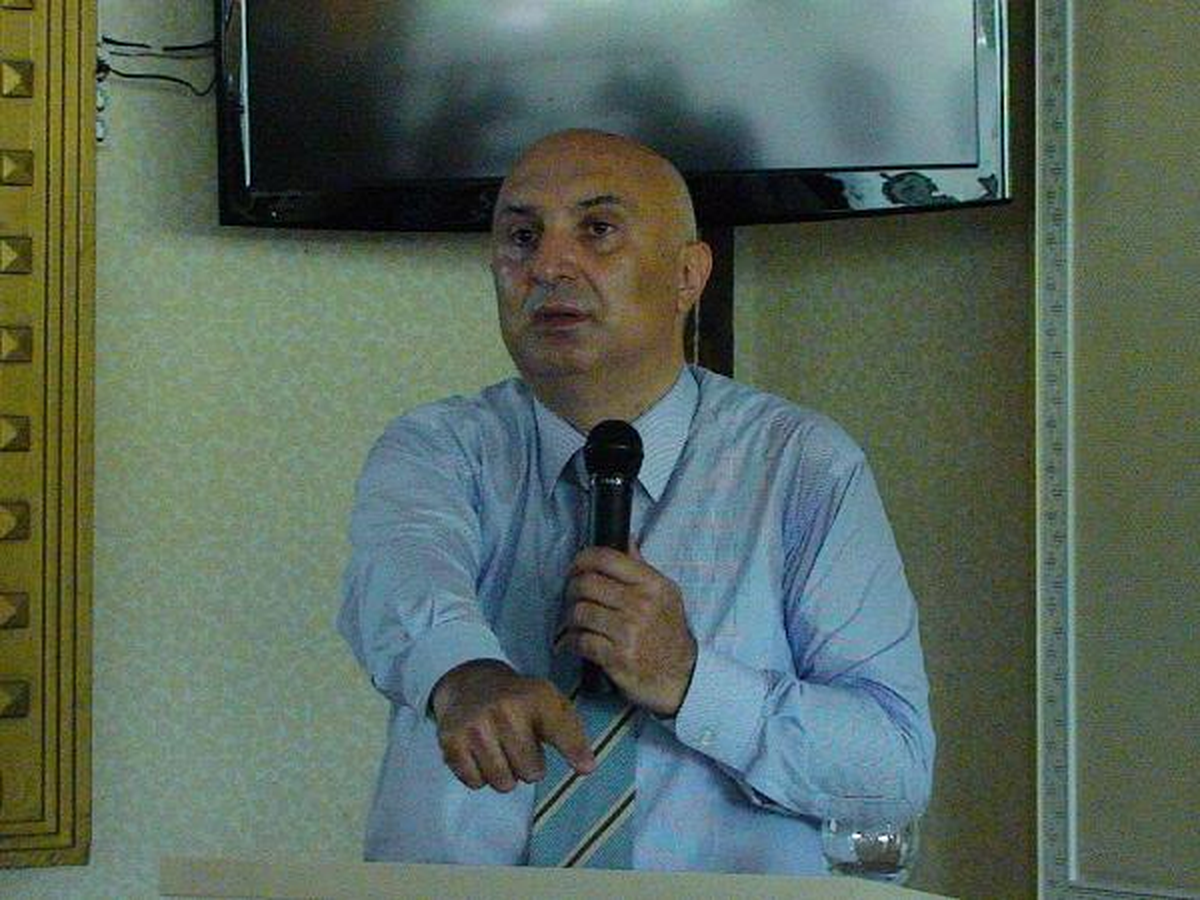 Meclisteki Yumruklaşmada Suçlanan CHP\'li Özkoç, Sakarya\'da Kendini Savundu (2)