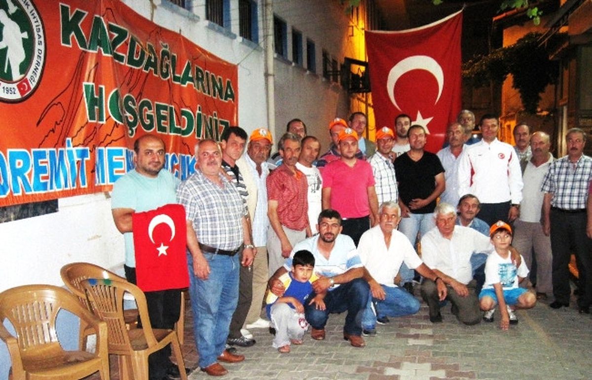 Milli Sporcu, Edremit\'te Şampiyon Gibi Karşılandı