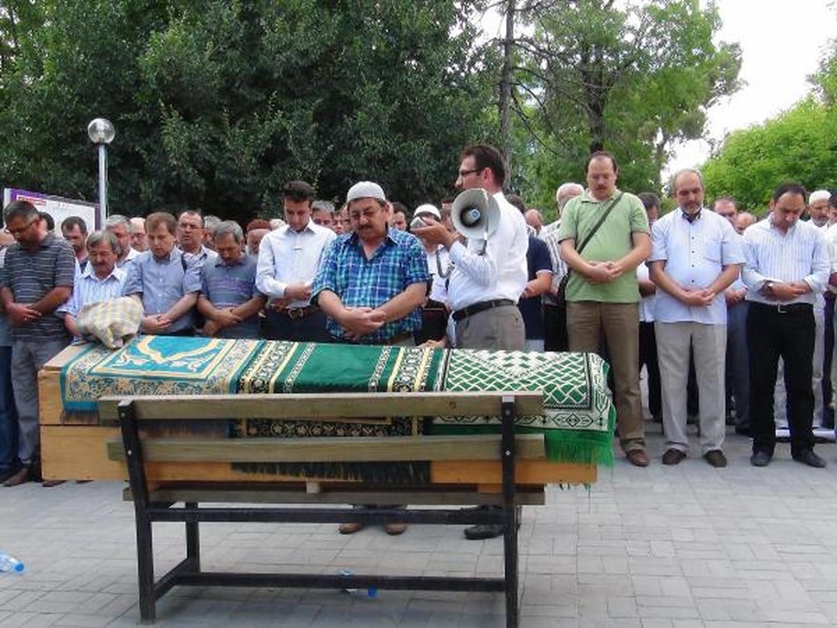 Mısır İçin Uşak\'ta Gıyabi Cenaze Namazı Kılındı