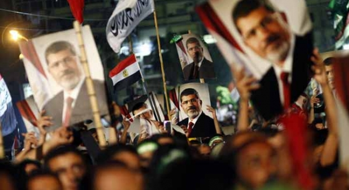 Onbinlerce Mursi Taraftarı Adeviye Meydanı\'nda Toplandı