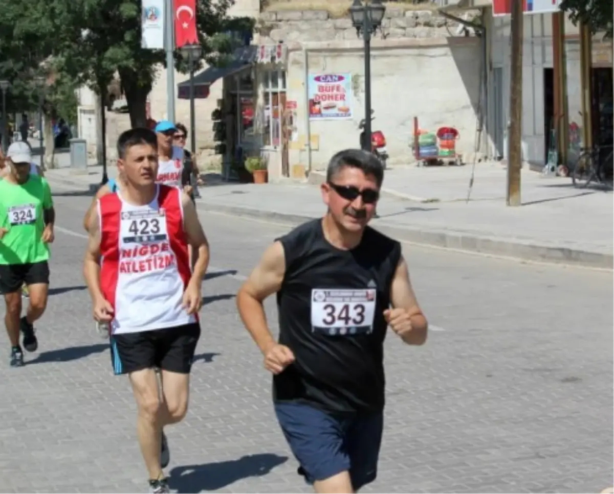 Rıdvan Şükür, 1. Uluslararası Avanos Kızılırmak Yarı Maratonu\'na Katıldı