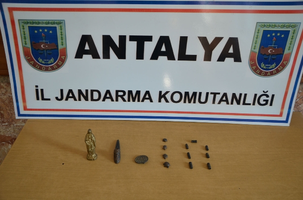 Tarihi Eserleri Satarken Suçüstü Yakalandı