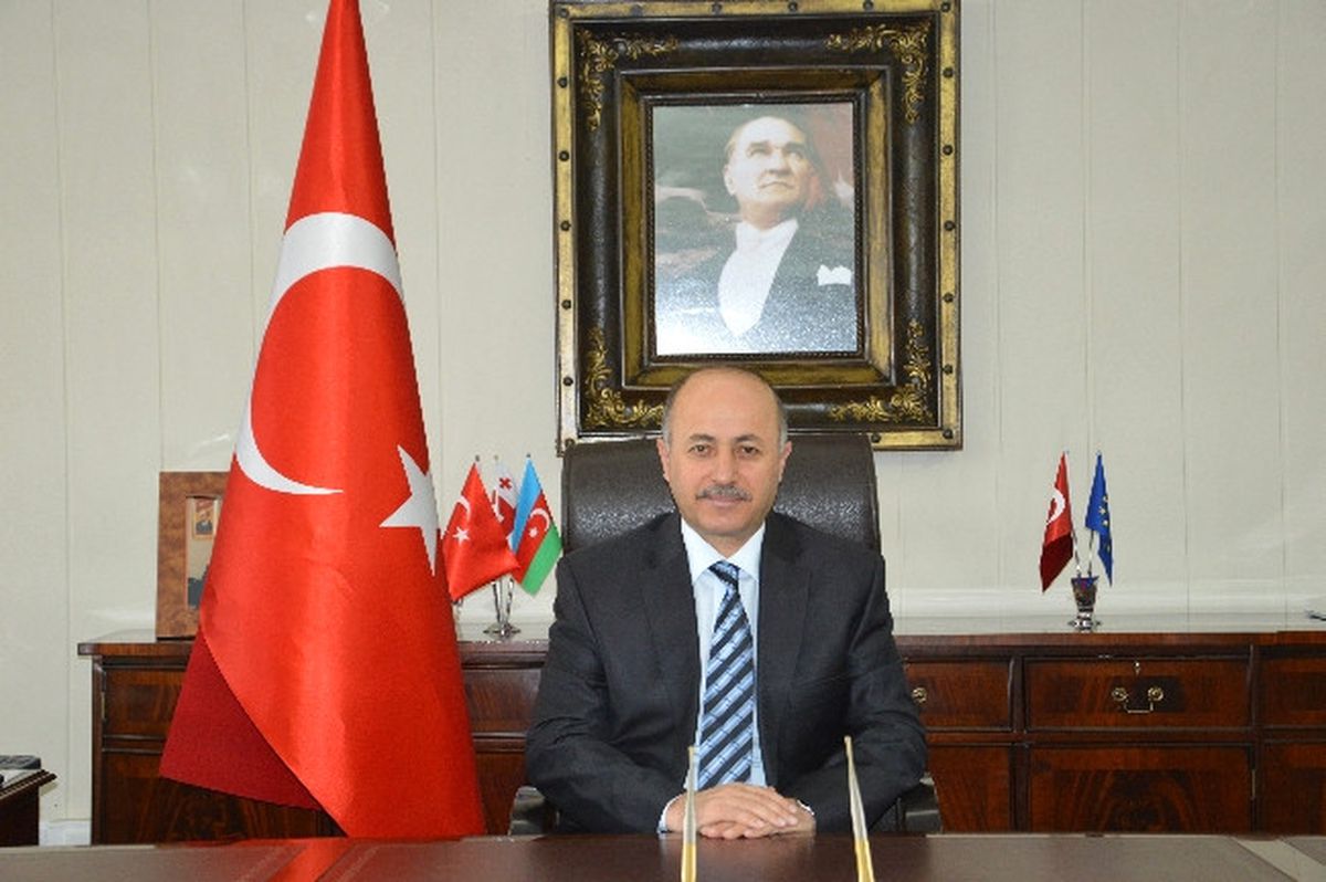 Vali Azizoğlu: "Festivaller Barışın ve Kardeşliğin Pekişmesi İçin Çok Önemli"