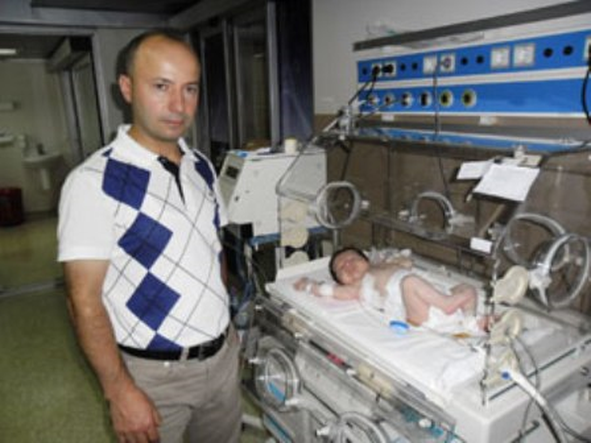 15 Günlük Bebeğe Operasyon
