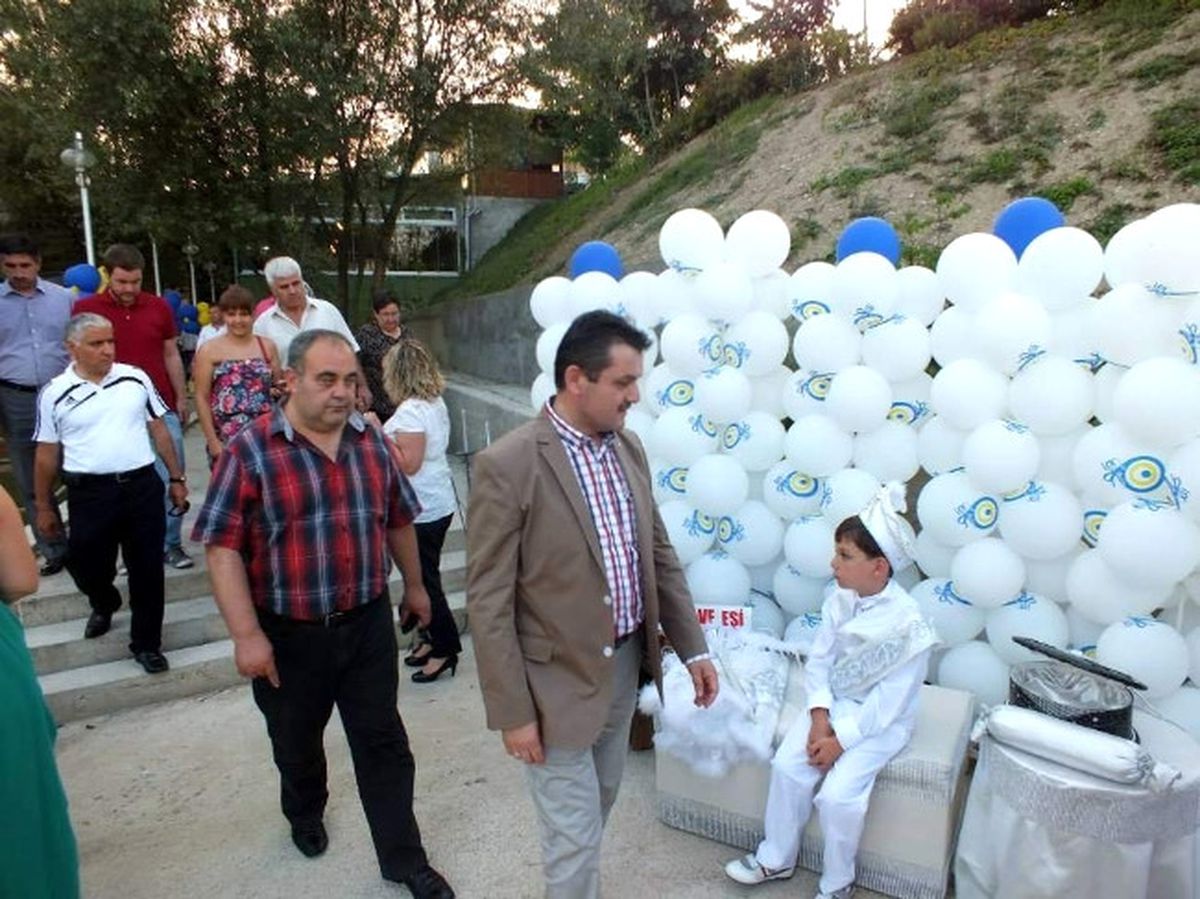 AK Parti\'de Sünnet Mesaisi