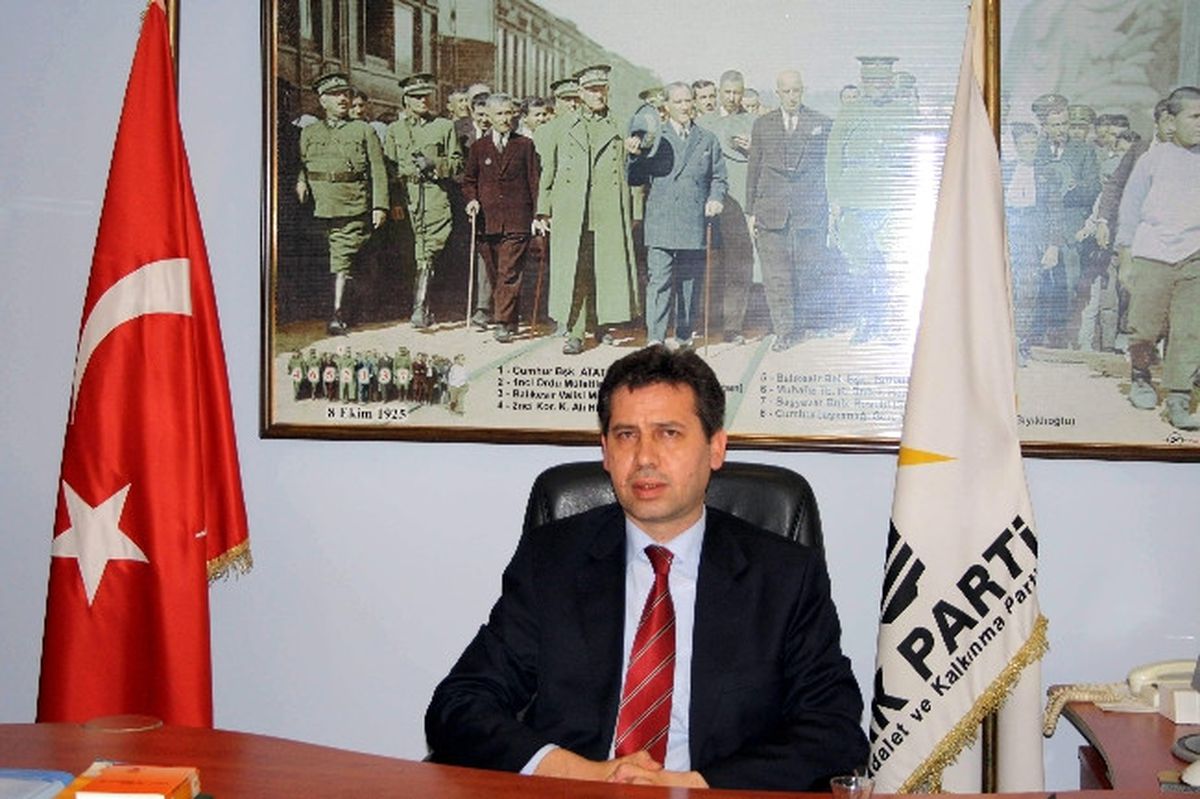 AK Parti İl Başkanı MHP\'li Belediye Başkanının İstifa Etmesini İstedi