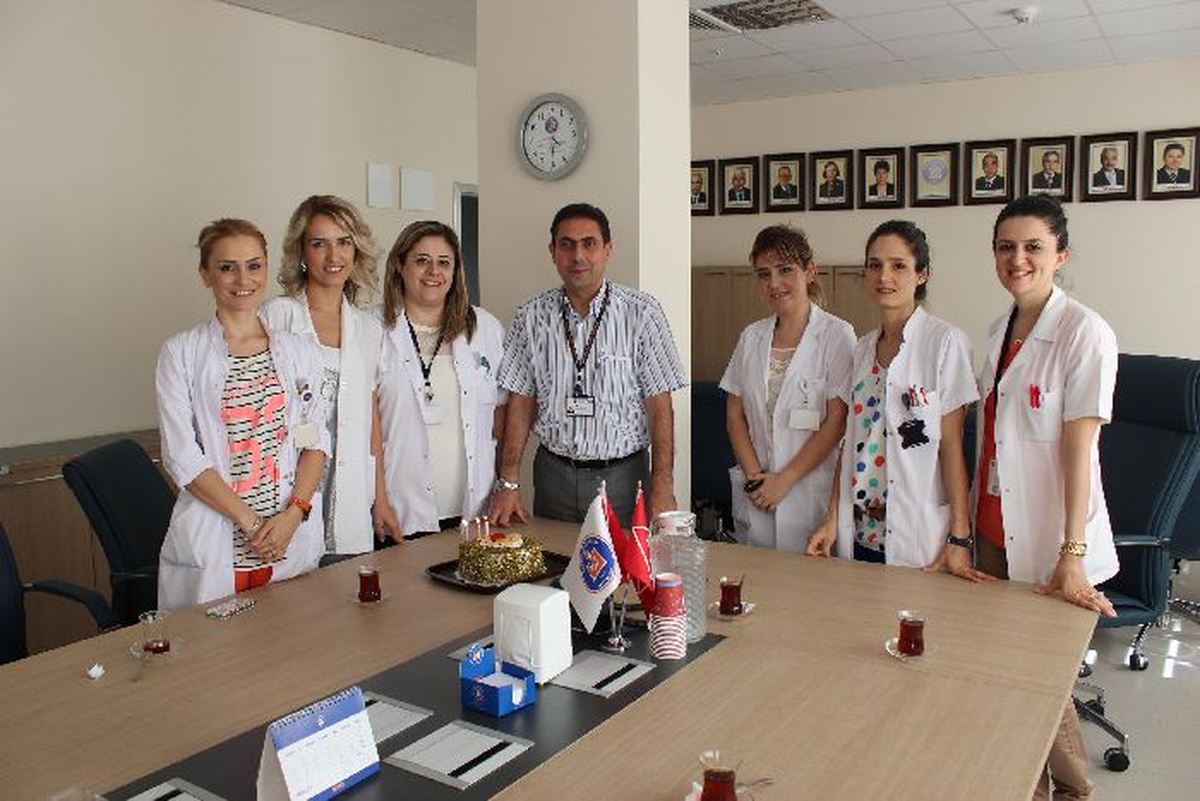 Akdeniz Üniversitesi Hastanesi\'nin Diyetisyenlerine Kutlama