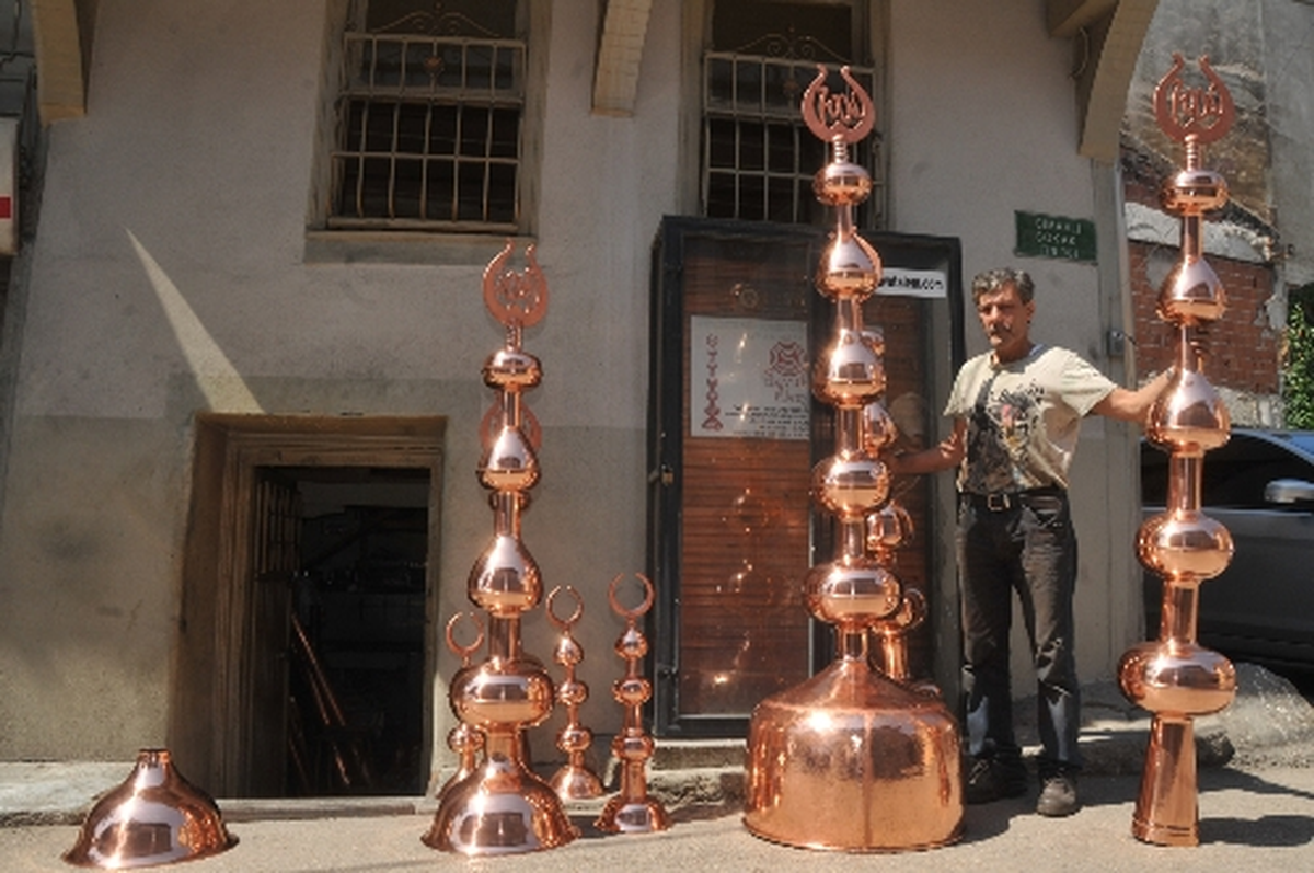 \'Alem\'in Kralı, Dünyayı Alemle Süslüyor
