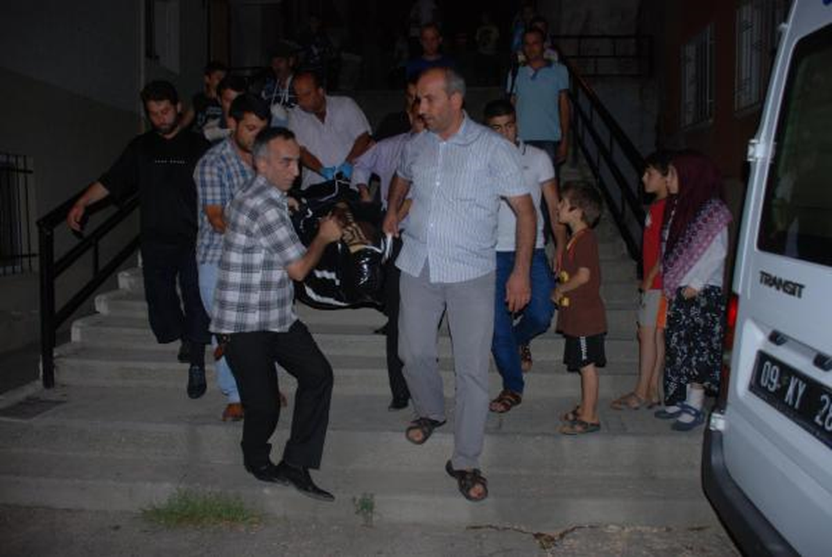 Eski Siyasetçi İntihar Etti