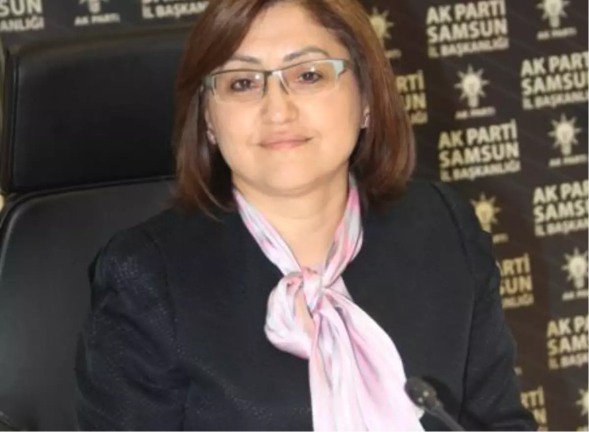 Bakana Twitter\'dan Ulaştı Öğrenciyi Okula Döndürdü