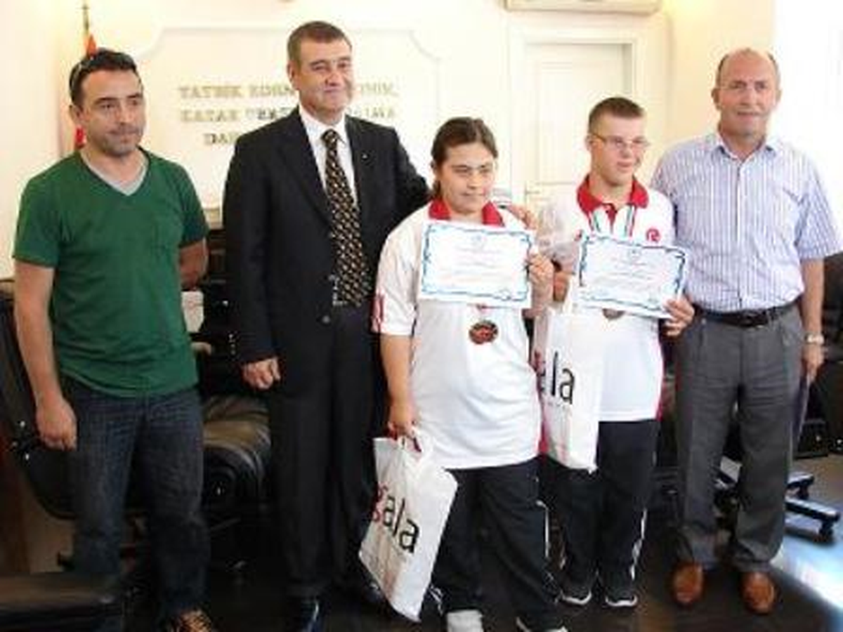 Başarılı Sporculara Teşekkür Belgesi