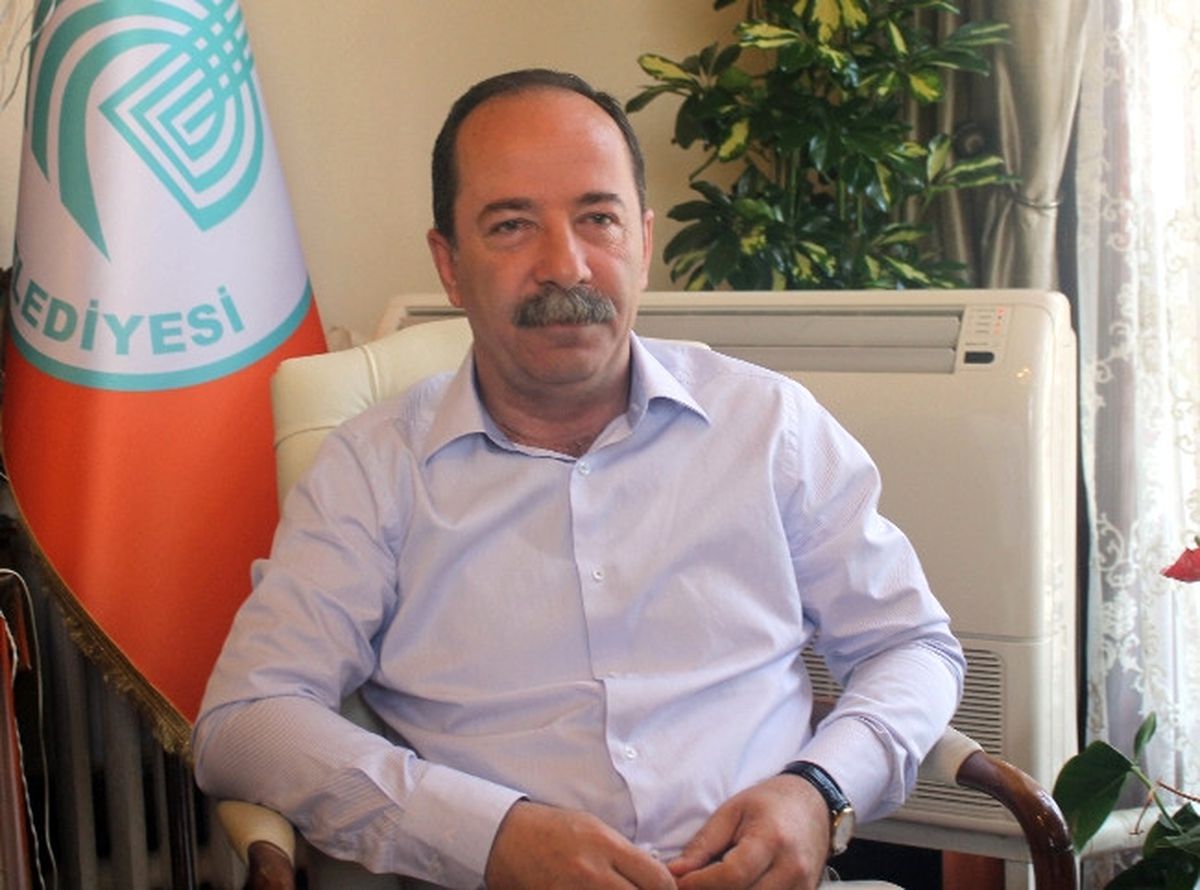 Bayrak Krizine CHP\'li Gürkan\'ın Tepkisi
