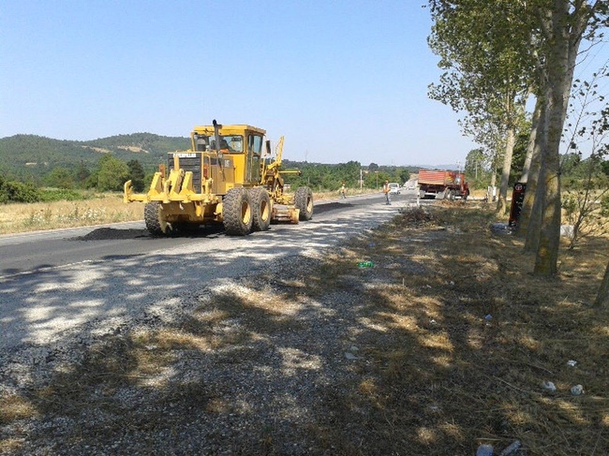Bozulan Yollar Onarılıyor