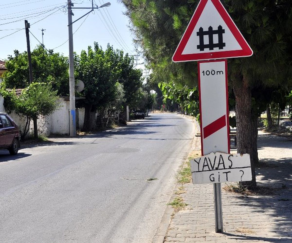 Vatandaştan Uyarı Levhası