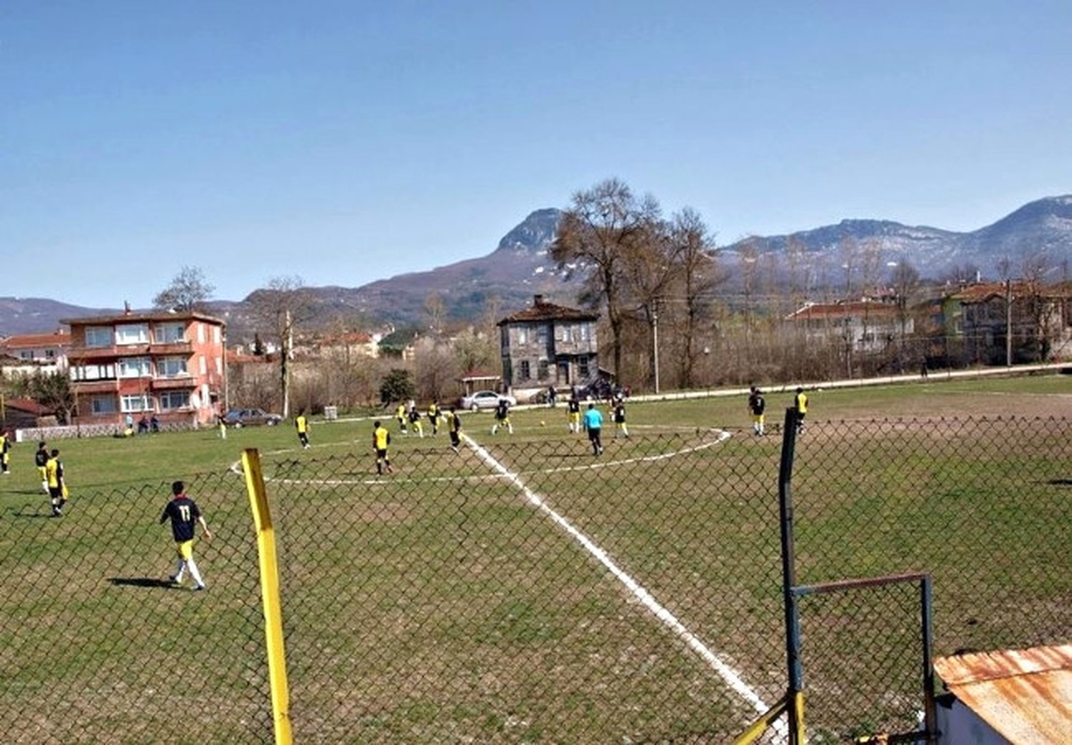 Cide Futbol Sahası Yenileniyor