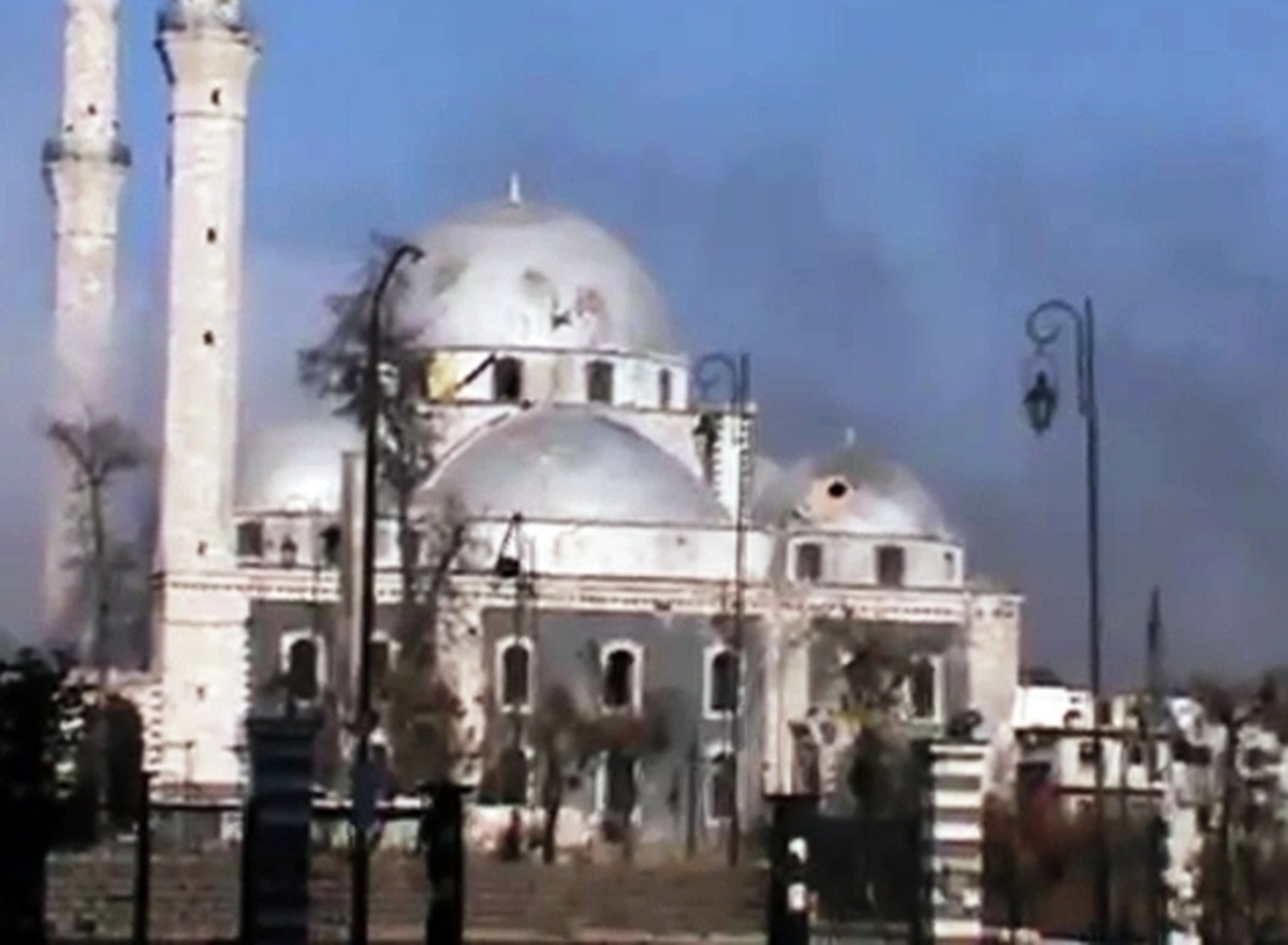 Esad, Ramazan\'a Cami Bombalayarak Başladı