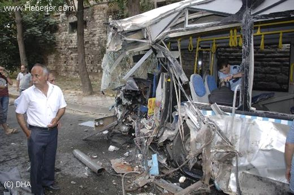 Fatih\'te Trafik Kazası: 28 Yaralı