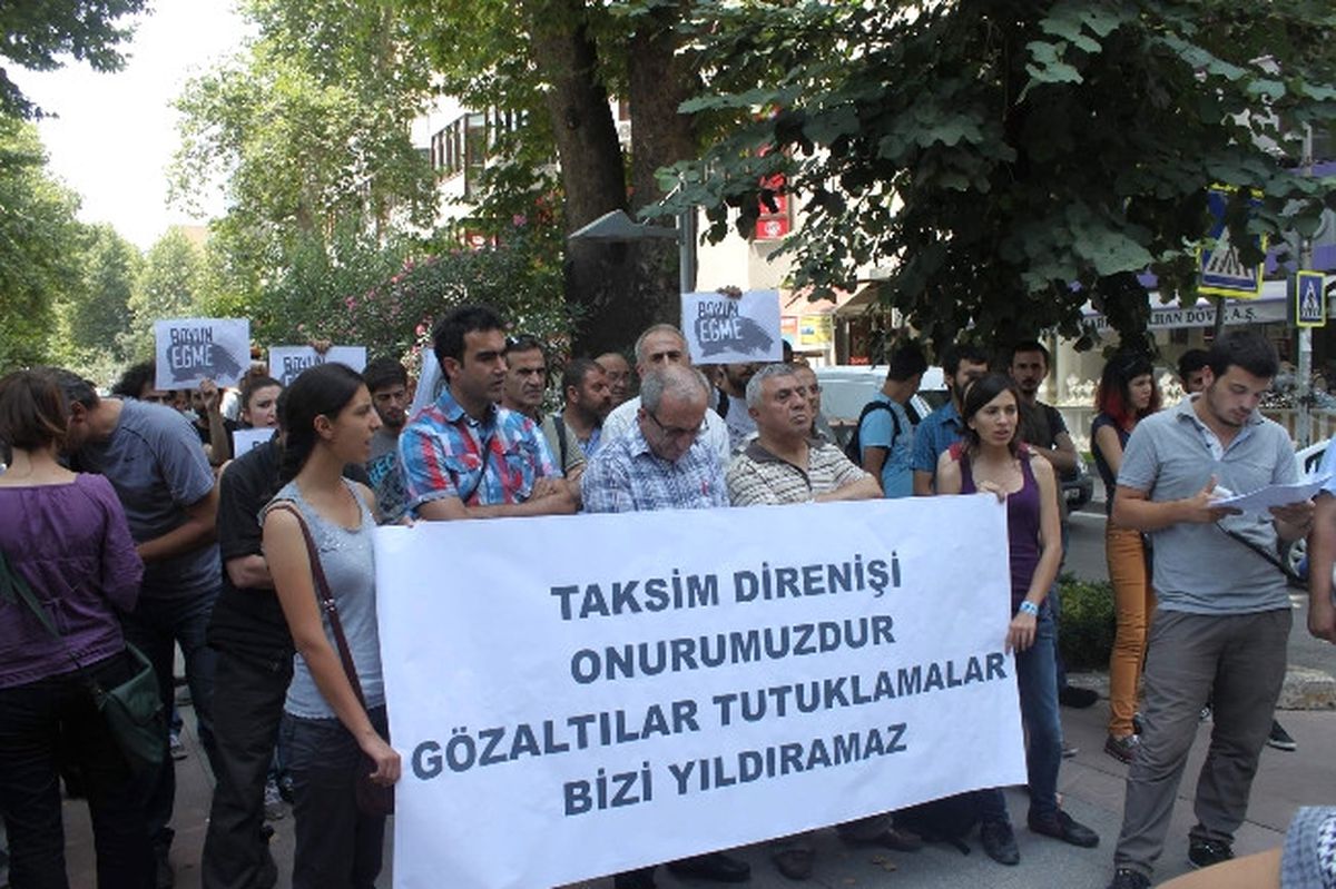 Gezi Gözaltılarına Protesto