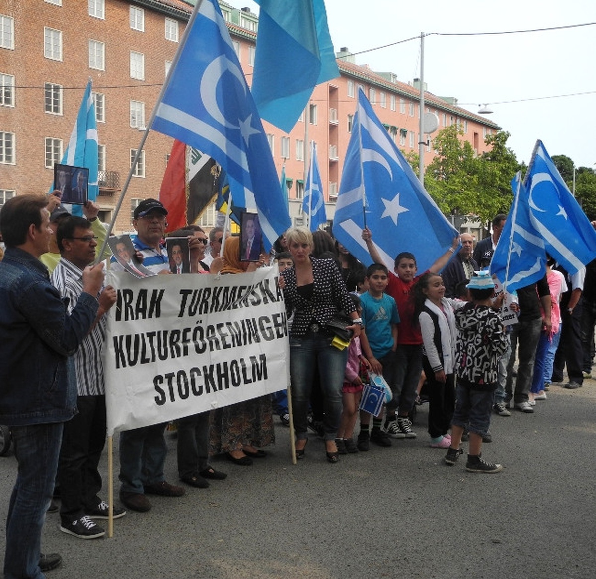 Irak Türkmenleri Stockholm\'de Gösteri Düzenledi