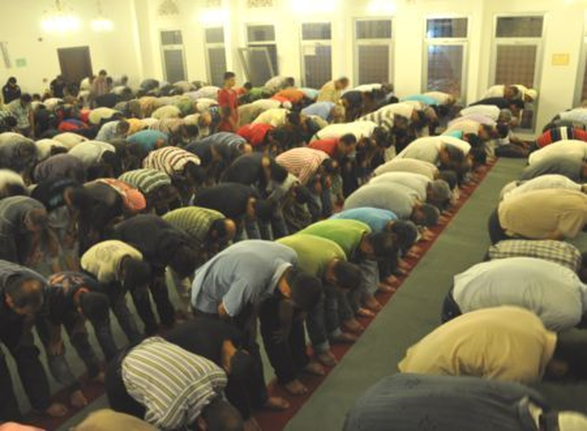 İstanbul\'da Ramazan Ayının İlk Teravih Namazı