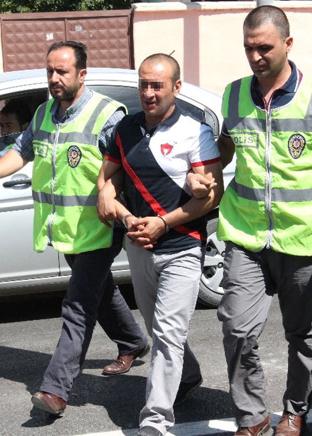 Kadınları "Araba" Diye Pazarlamışlar
