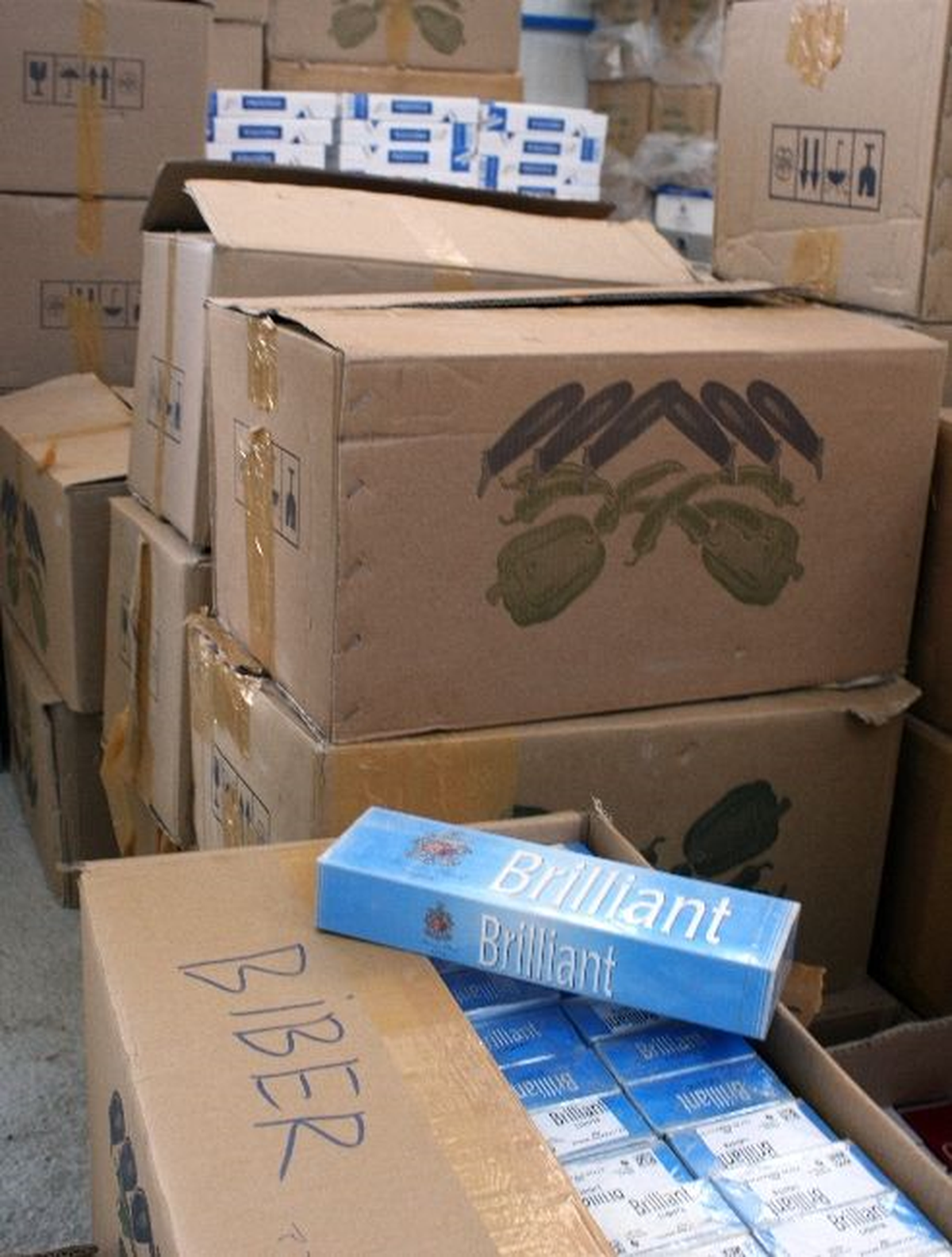 Kars\'ta 4 Bin Paket Kaçak Sigara Ele Geçirildi