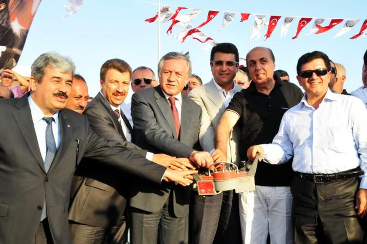Konacık\'ta Klimalı Pazar Yeri ve Kapalı Otopark Temeli Atıldı
