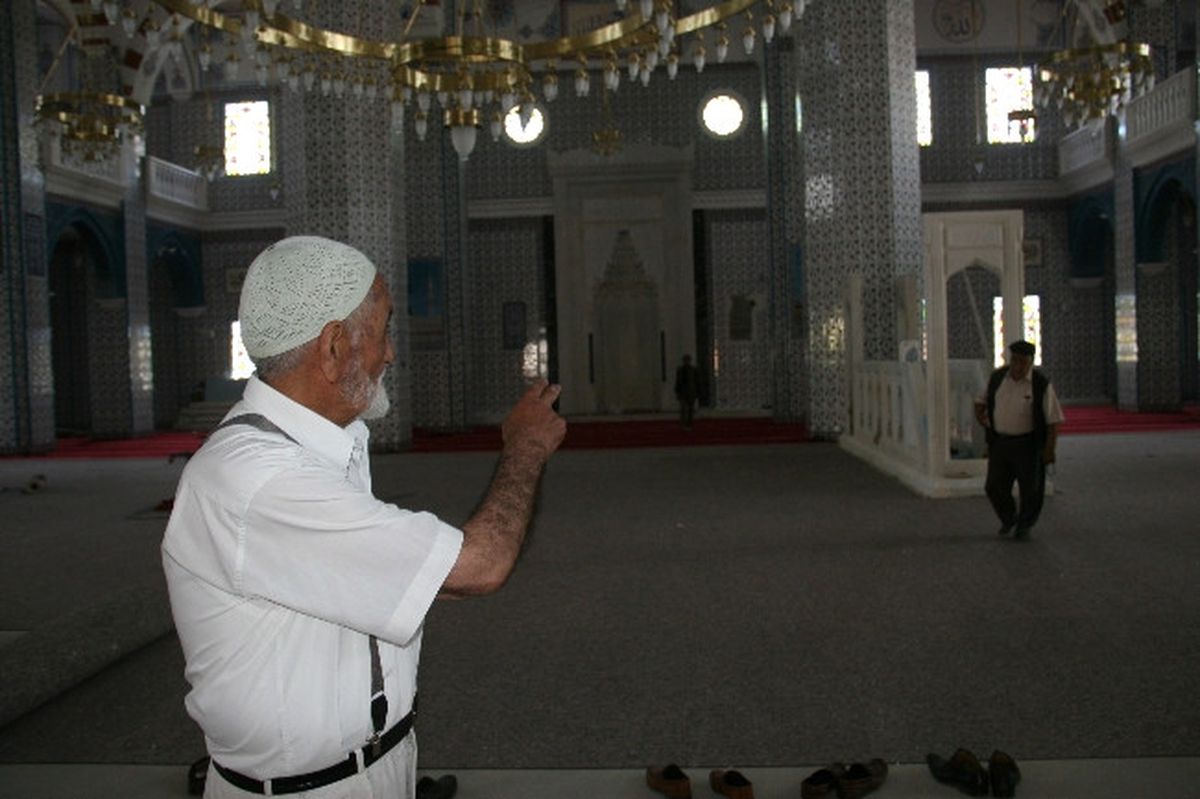 Merkez Camisi İbadete Açılıyor