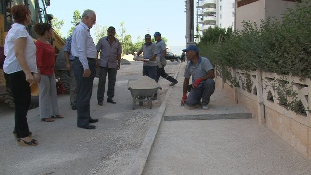 Mezitli Park Bahçe Çalışmalarına Devam Ediyor