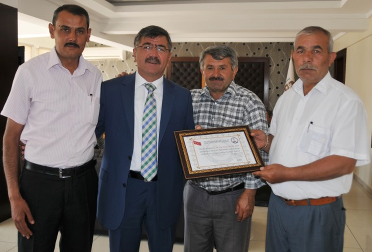 Nar Mahallesinden Belediye Başkanı Faruk Akdoğan\'a Teşekkür