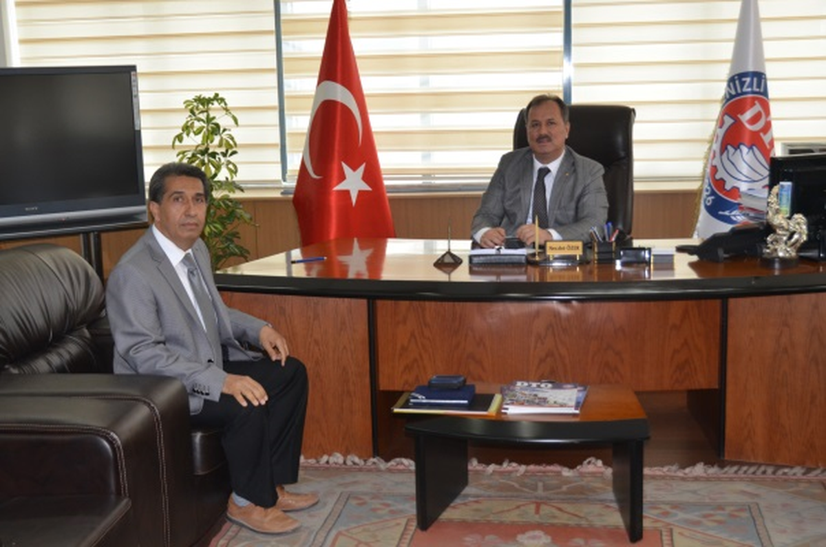 Başkan Bulanık\'tan Başkan Özer\'e Plaket