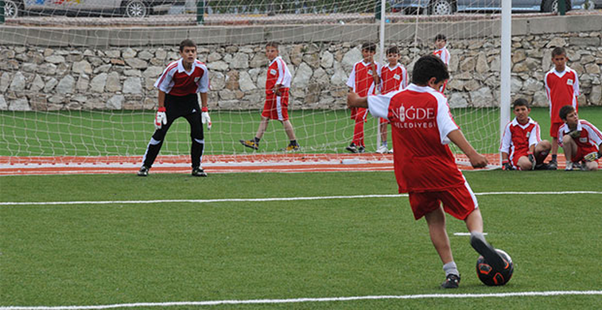 Niğde Belediyesi Yaz Spor Okulu Başladı