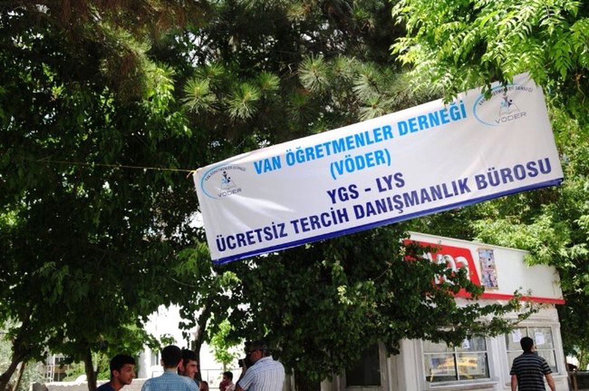 Öğrencilere Ücretsiz Tercih Danışmanlık Hizmeti