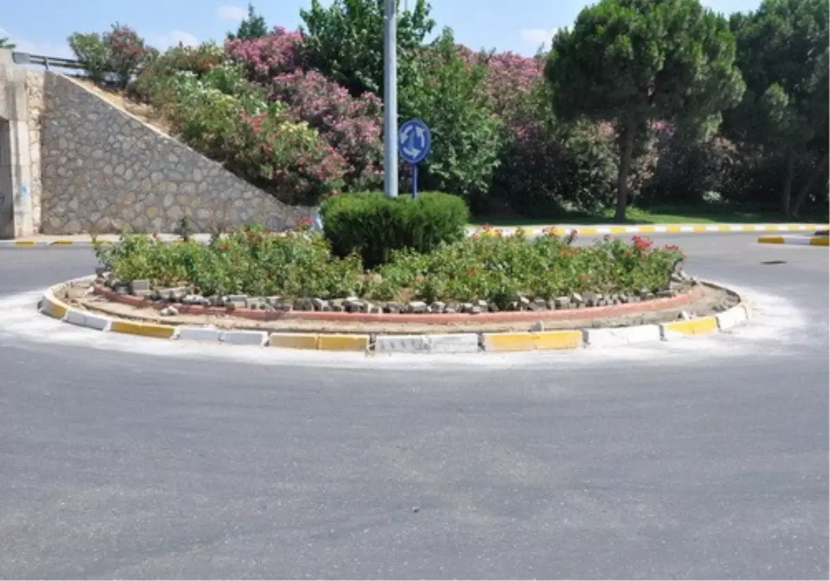 Salihli'de Kavşaklar Aydınlatıldı