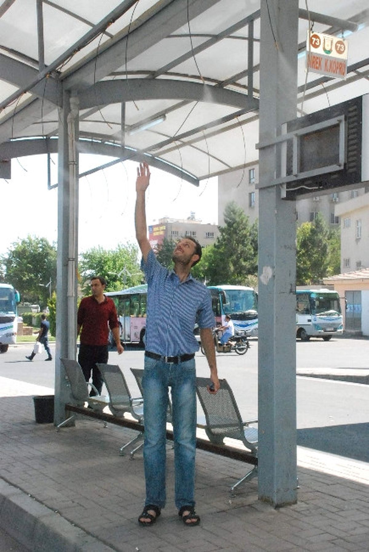 Şanlıurfa\'da Fıskiyeyle Serinleme